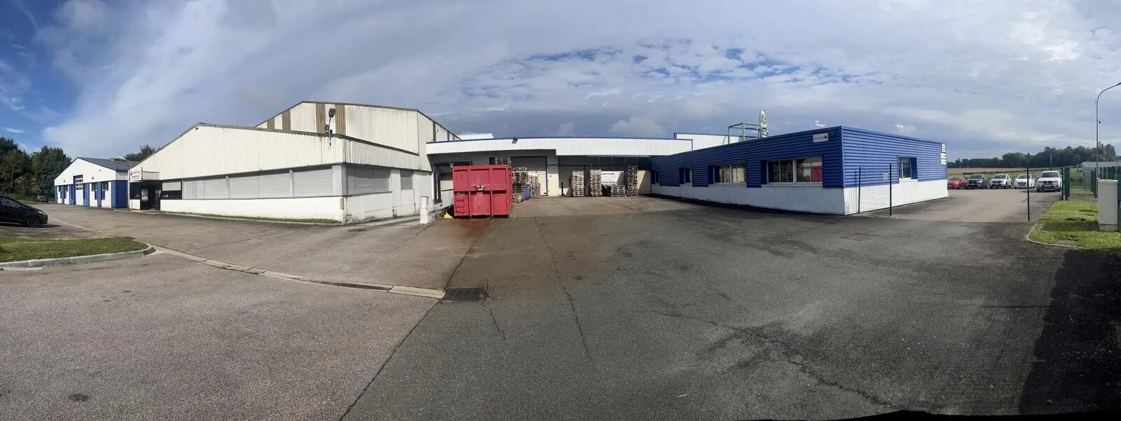 Industrial in Isneauville for lease Building Photo- Image 1 of 9
