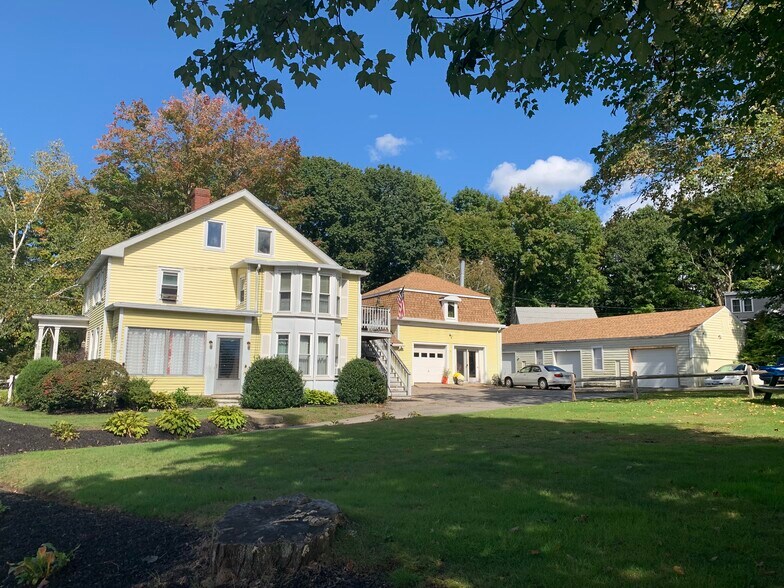 93 Exeter Rd, Hampton, NH 03842