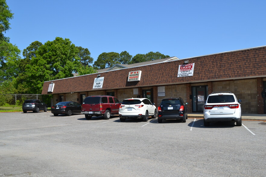 114-132 Chowan Dr, Portsmouth, VA for sale - Building Photo - Image 2 of 5