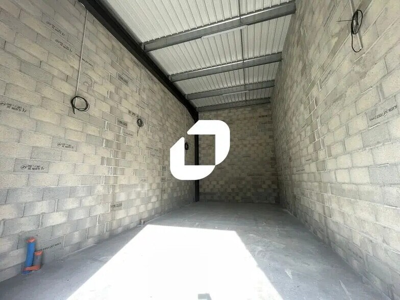 Flex in Marcheprime for sale - Interior Photo - Image 2 of 7