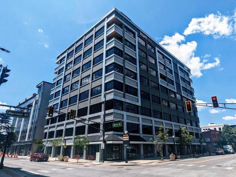 202 W Berry St, Fort Wayne, IN for lease - Building Photo - Image 1 of 4