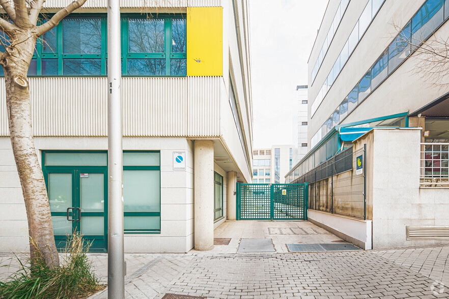Calle Santa Leonor, 39, Madrid, Madrid for lease - Building Photo - Image 3 of 4
