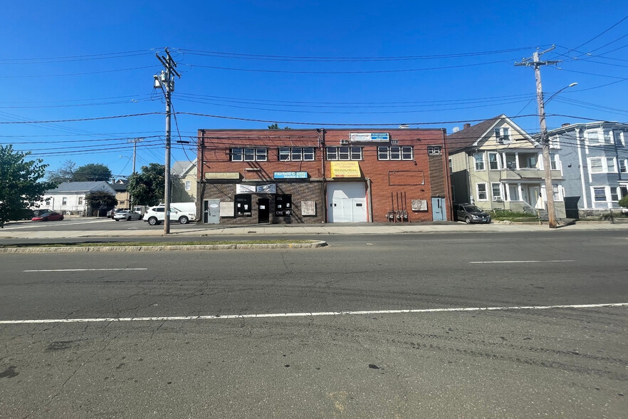 1832 Commerce Dr, Bridgeport, CT for lease - Building Photo - Image 1 of 9