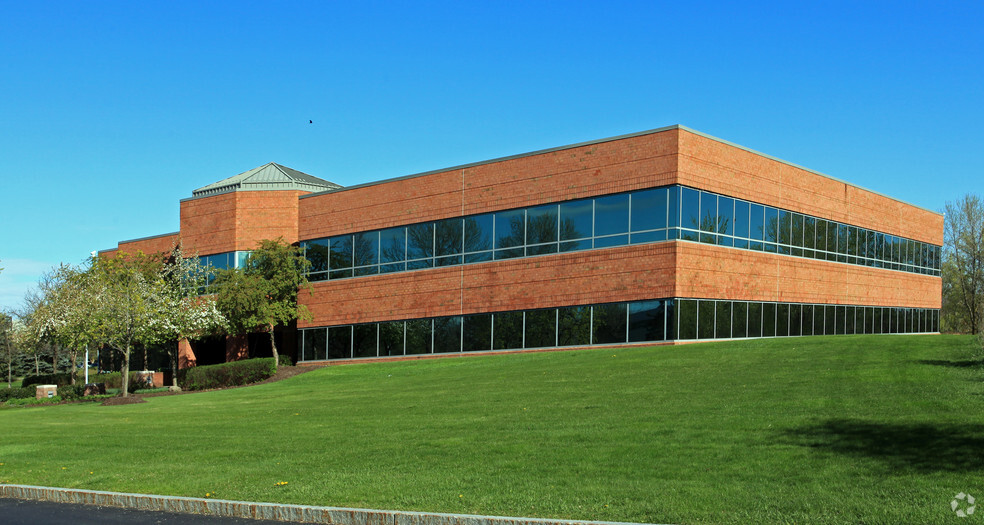 251 Salina Meadows Pky, Syracuse, NY 13212 - Office for Lease | LoopNet