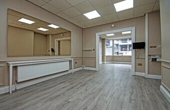 109 Wellington Rd S, Stockport for lease Interior Photo- Image 2 of 3