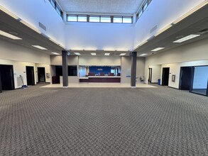 2505 N Farnsworth Ave, Aurora, IL for lease Interior Photo- Image 2 of 7