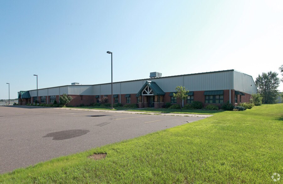 19361 Tamarack St NW, Oak Grove, MN for sale - Primary Photo - Image 1 of 1