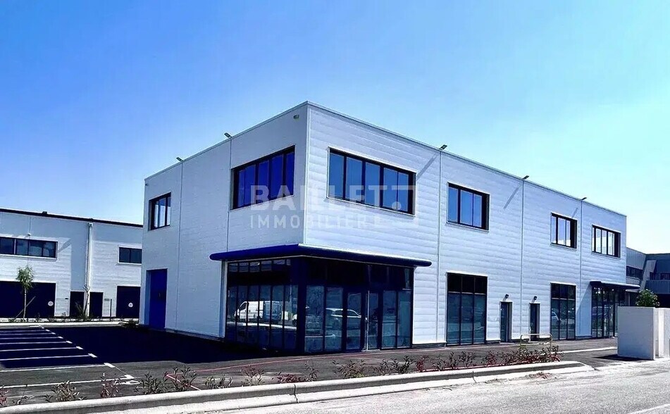 Office in Fréjus for lease - Building Photo - Image 1 of 3