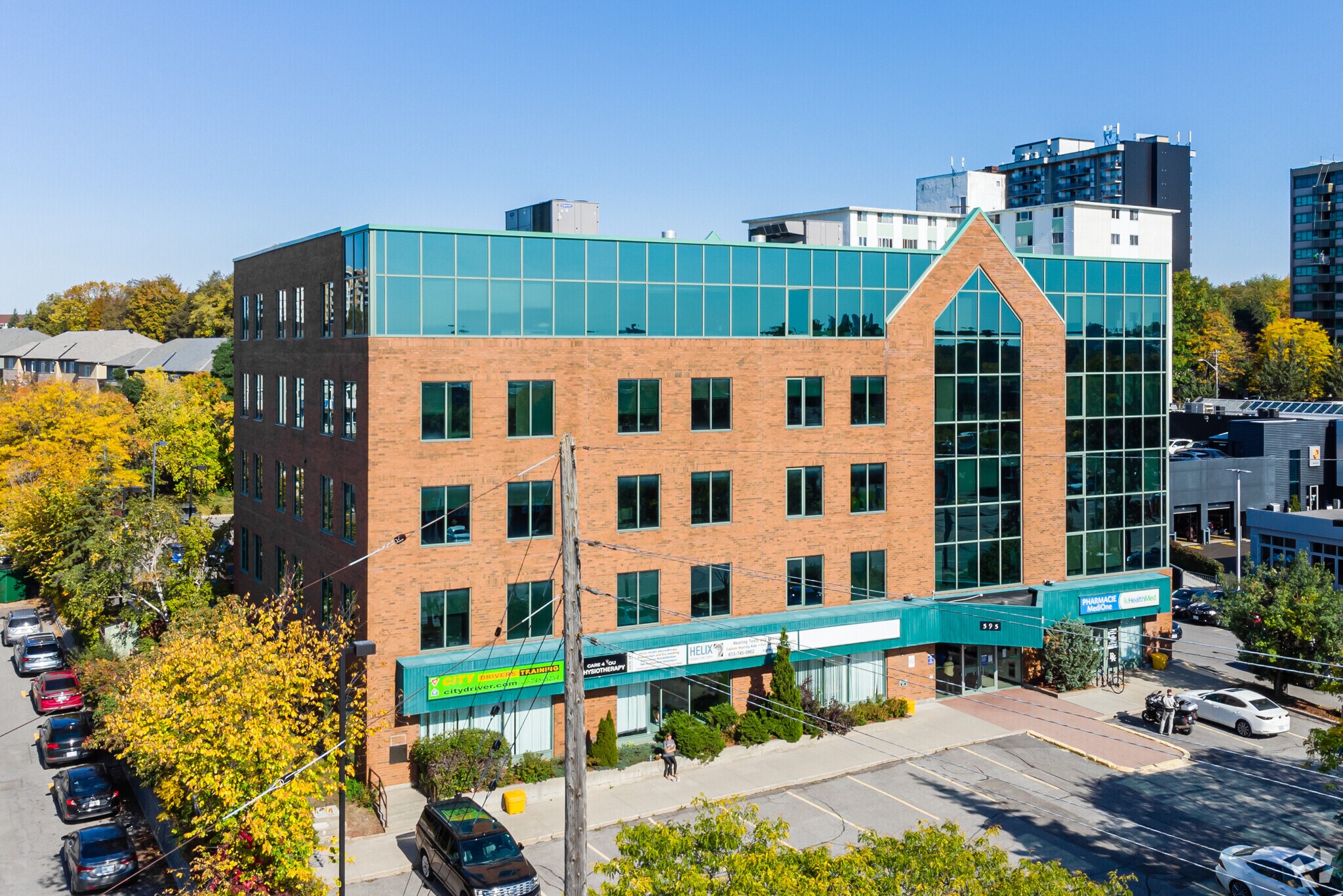 595 Montreal Rd, Ottawa, ON K1K 4L2 Phenix Medical Professional Building