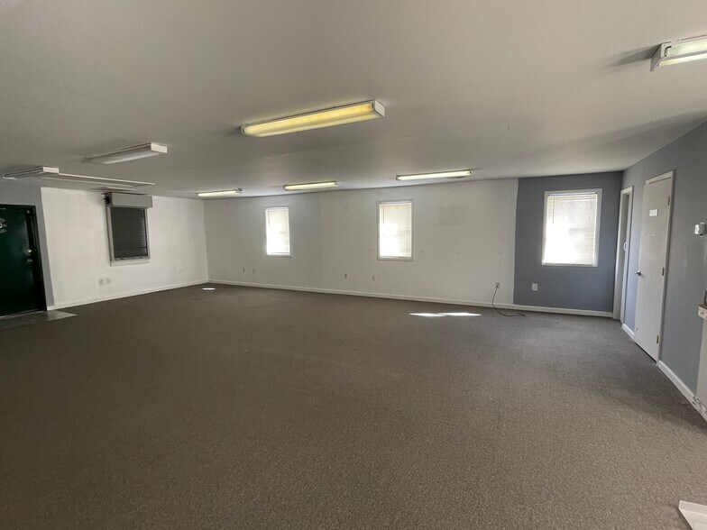 6923 Ebenezer Rd, Middle River, MD for lease - Building Photo - Image 2 of 3