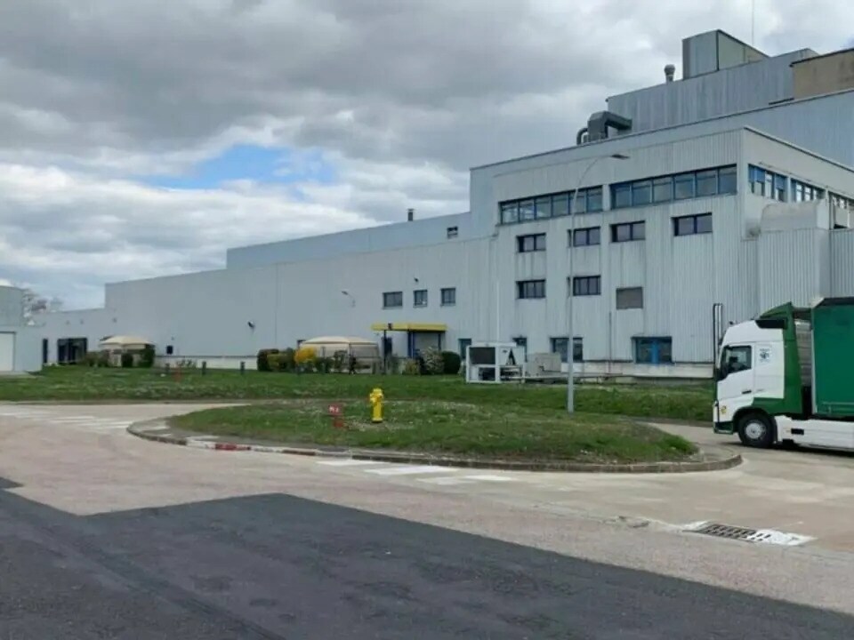 Flex in Troyes for lease Building Photo- Image 1 of 9