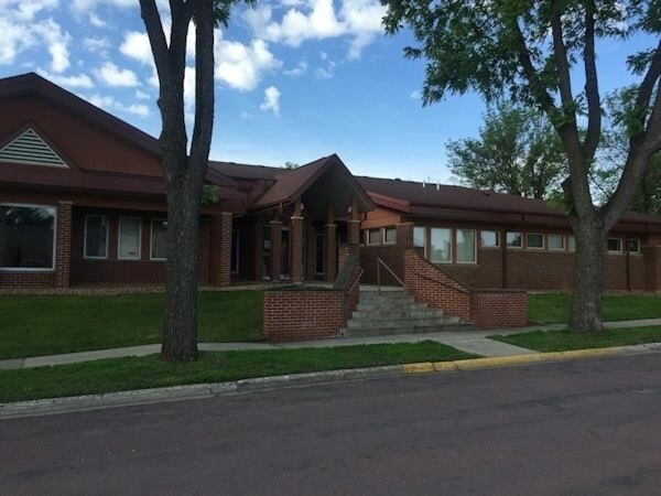 302 E 3rd St, Redwood Falls, MN for sale - Primary Photo - Image 1 of 1