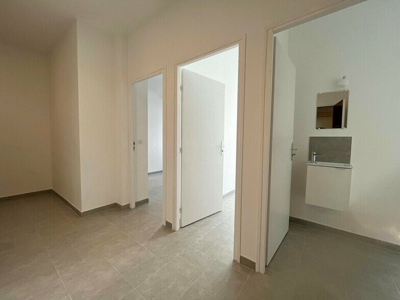 Office in Nice for lease - Interior Photo - Image 1 of 7