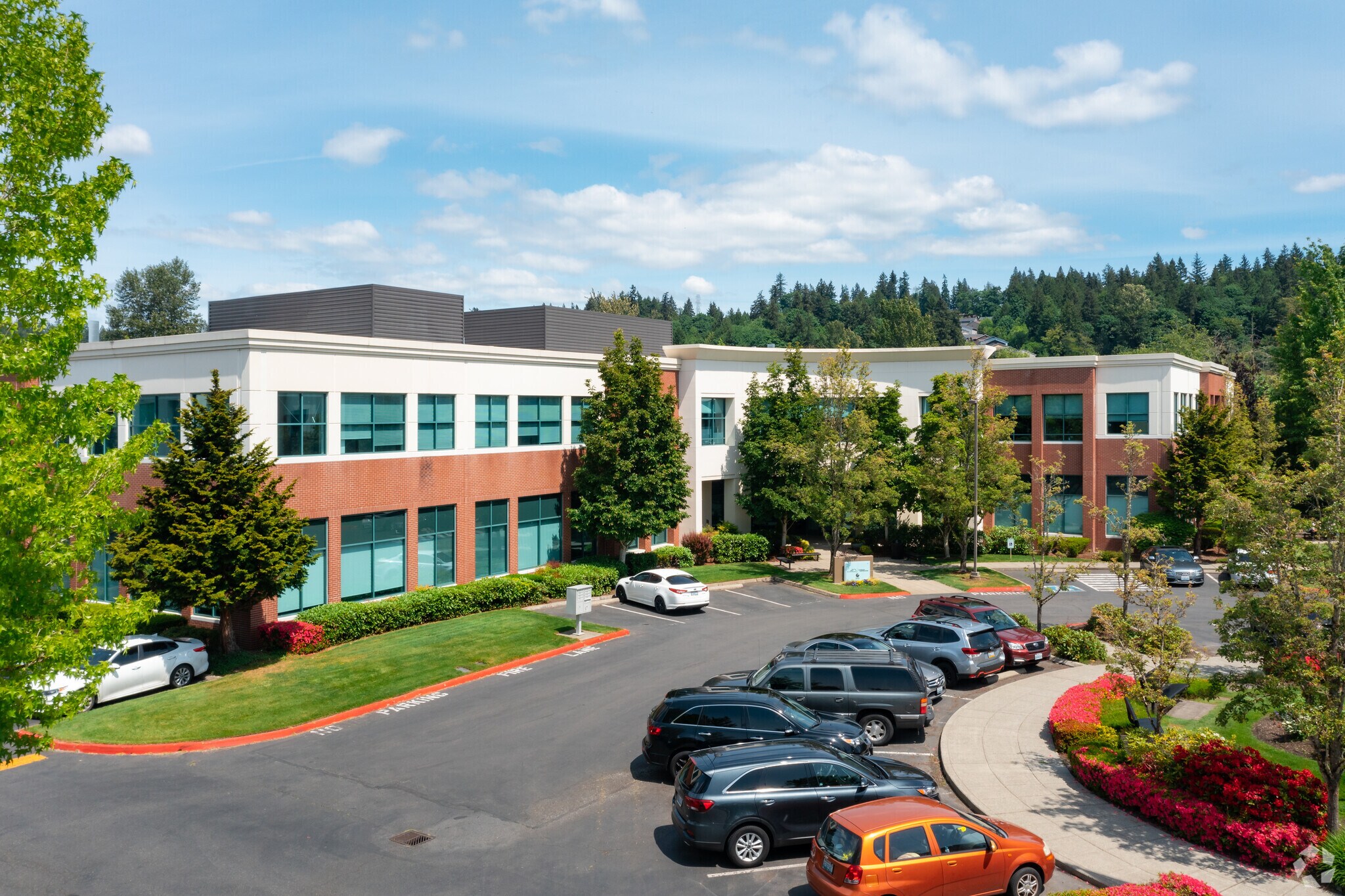 19910 North Creek Pky, Bothell, WA for lease Building Photo- Image 1 of 5