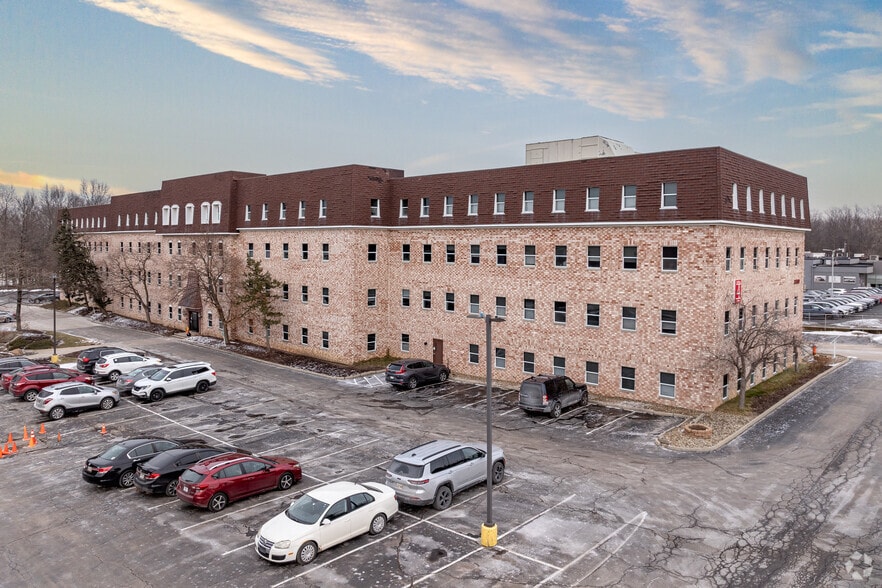 24600 Center Ridge Rd, Westlake, OH for lease - Building Photo - Image 1 of 3