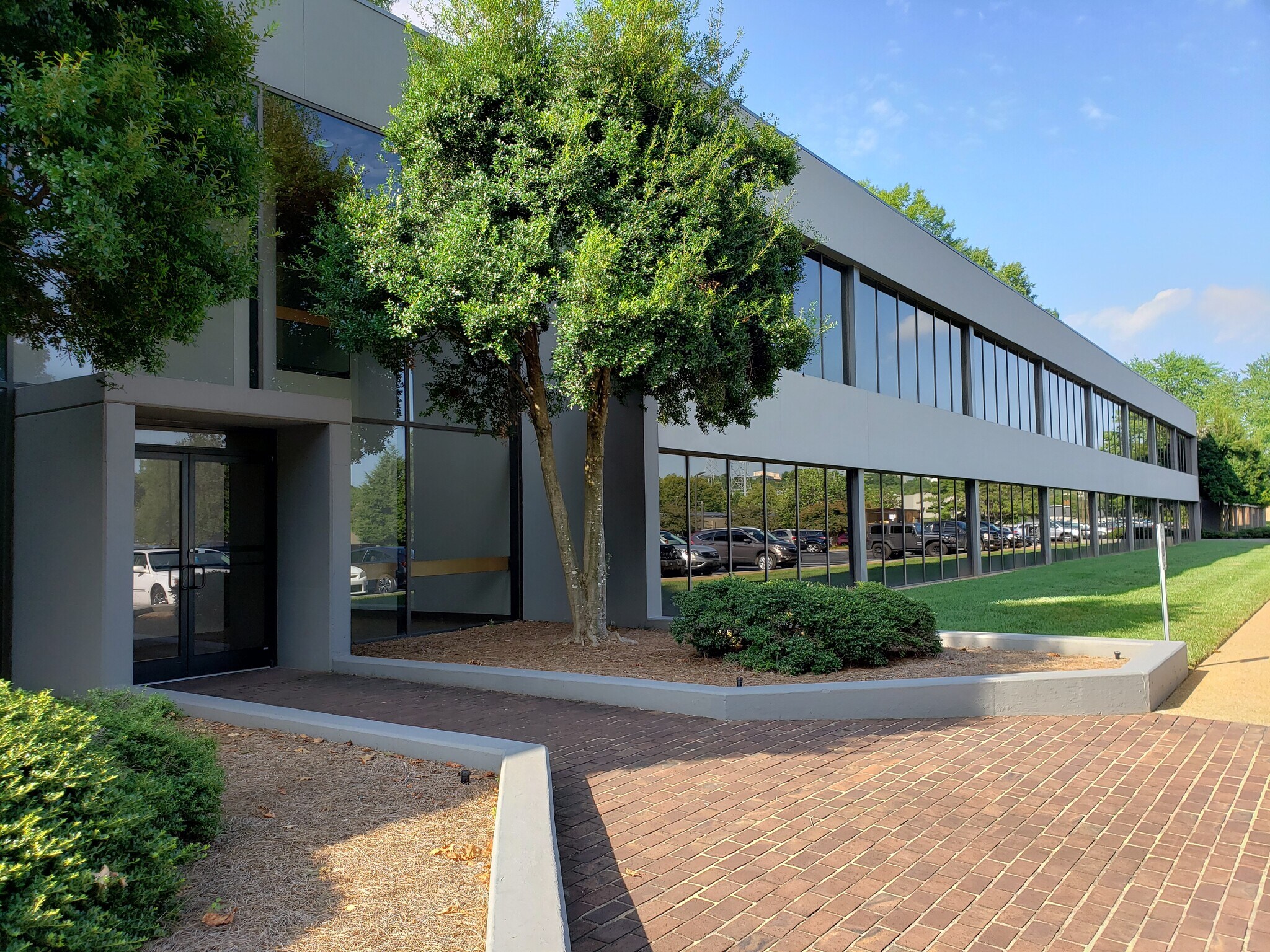 9041 executive park Dr, Knoxville, TN for lease Building Photo- Image 1 of 13