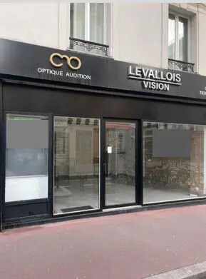 Retail in Levallois-Perret for lease Building Photo- Image 1 of 4
