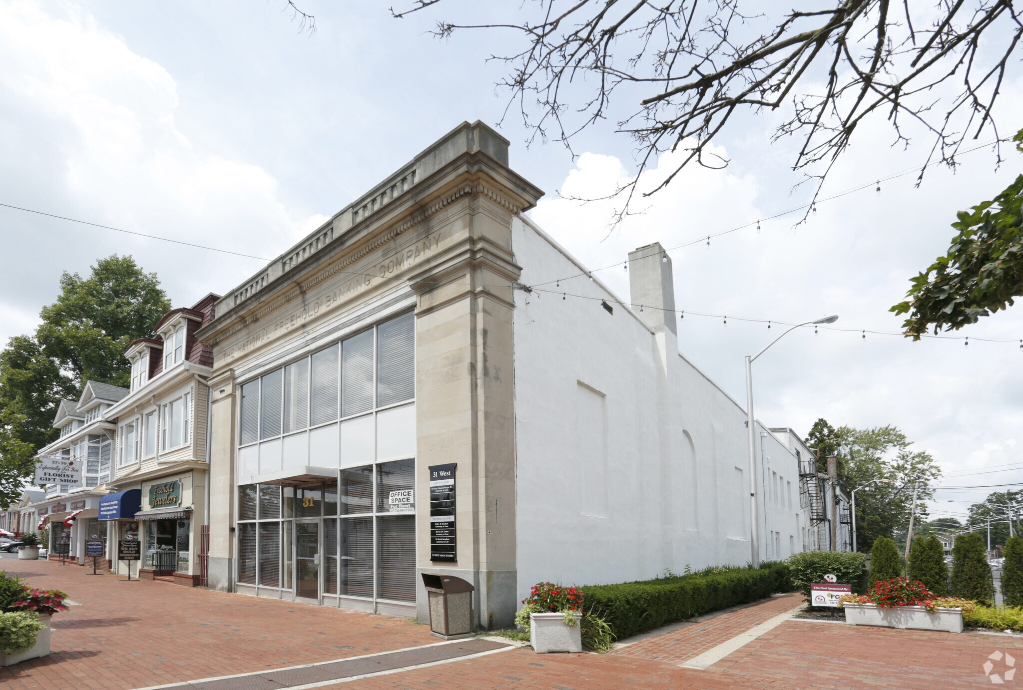 31 W Main St, Freehold, NJ for sale Primary Photo- Image 1 of 1