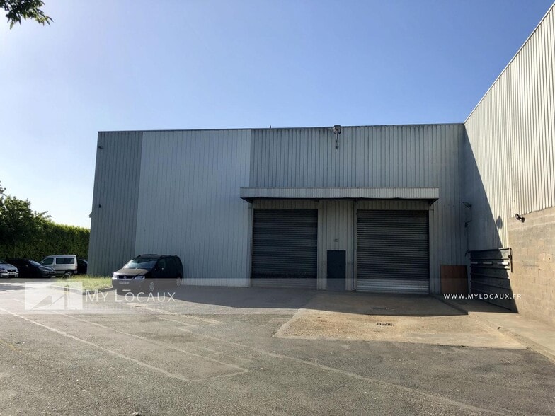Flex in Sartrouville for lease - Building Photo - Image 2 of 2