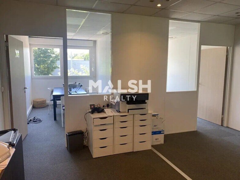 Flex in Dardilly for lease - Building Photo - Image 3 of 10