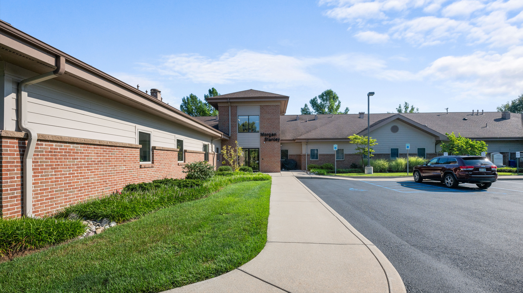 7311 Crossleigh Ct, Toledo, OH for sale Building Photo- Image 1 of 9