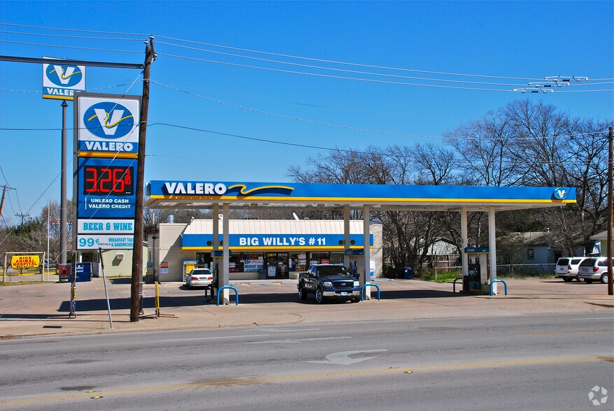 216 NW Renfro St, Burleson, TX 76028