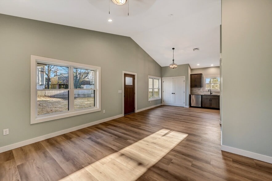 Scranton New Construction Portfolio portfolio of 7 properties for sale on LoopNet.com - Building Photo - Image 3 of 155