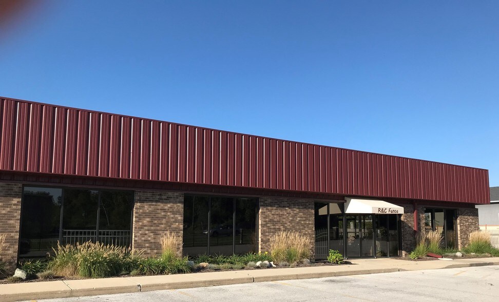 3326 Engle Rd, Fort Wayne, IN for sale - Primary Photo - Image 1 of 1