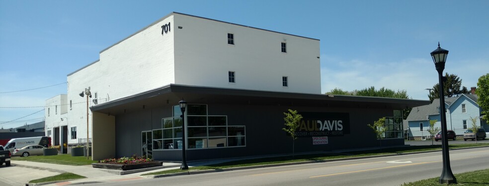 701 Salzburg Ave, Bay City, MI for lease - Building Photo - Image 1 of 4