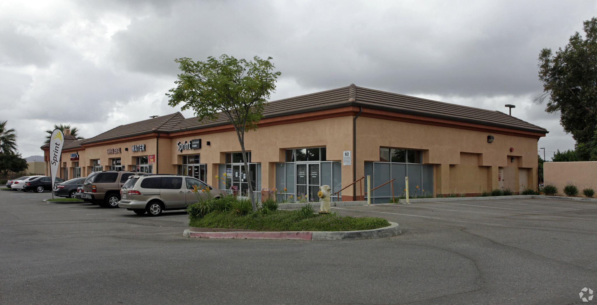 17250-17284 Foothill Blvd, Fontana, CA for lease Building Photo- Image 1 of 4