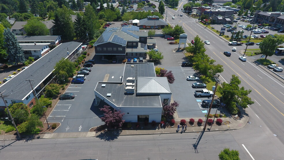 2710 Commercial St SE, Salem, OR for lease - Building Photo - Image 3 of 8