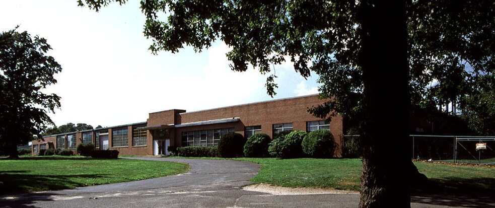 2215 Union Blvd, Bay Shore, NY for sale - Building Photo - Image 1 of 1