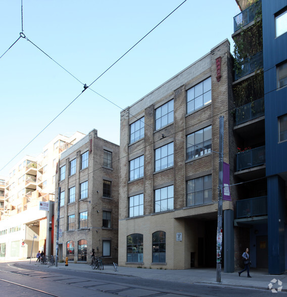 35 McCaul St, Toronto, ON for lease - Building Photo - Image 3 of 4