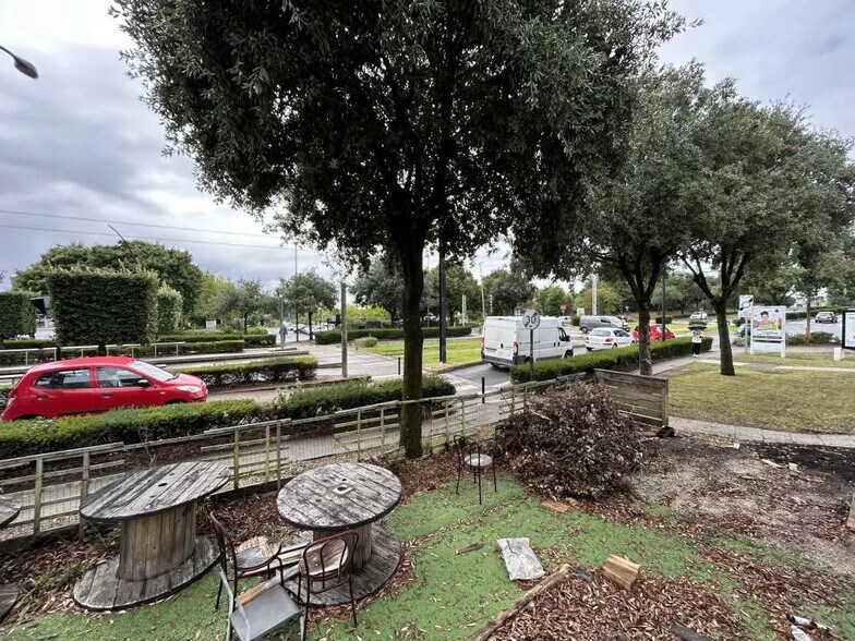 Retail in Saint-Herblain for lease - Building Photo - Image 3 of 6