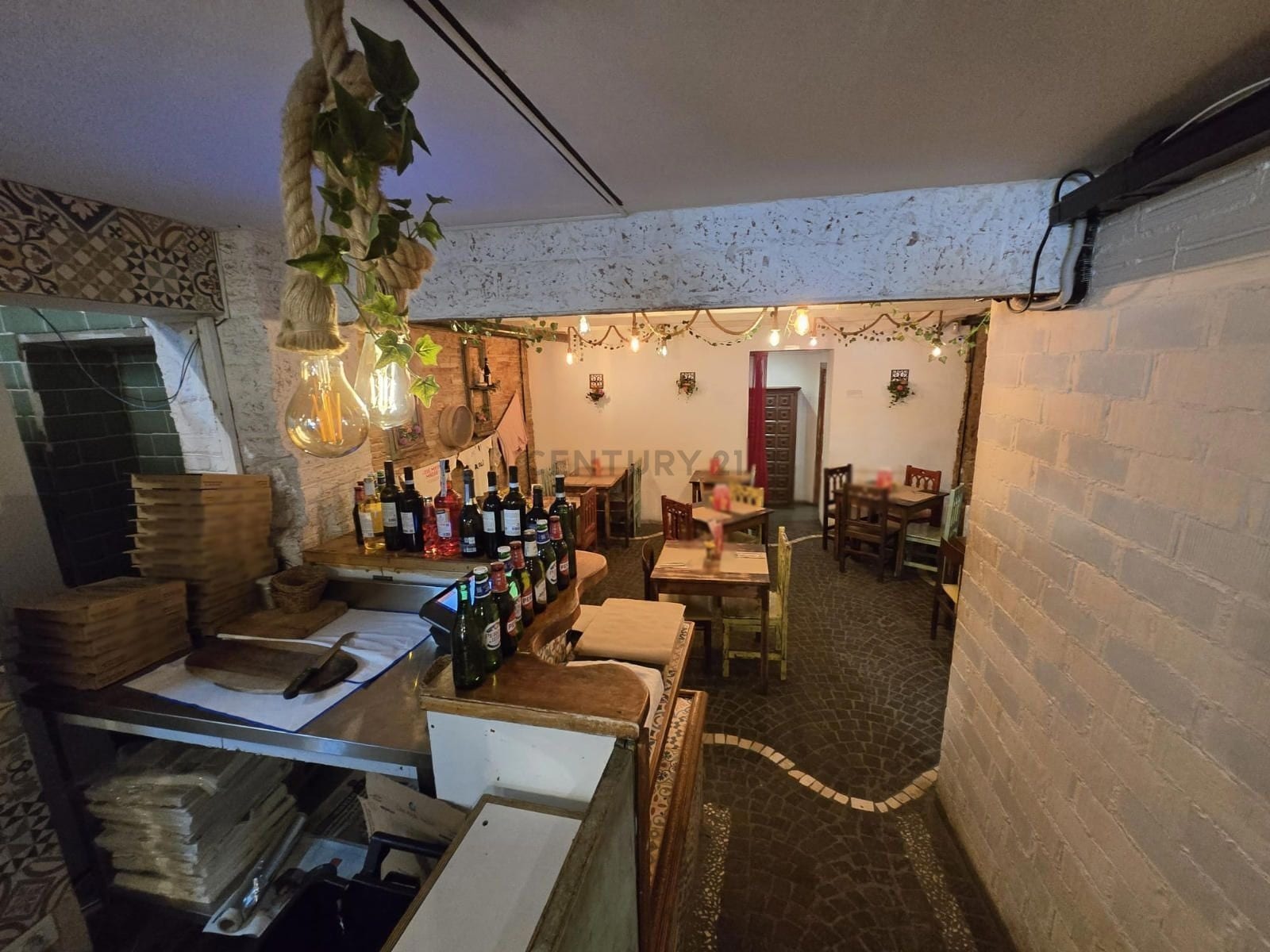 Retail in Barcelona, Barcelona for lease Interior Photo- Image 1 of 13