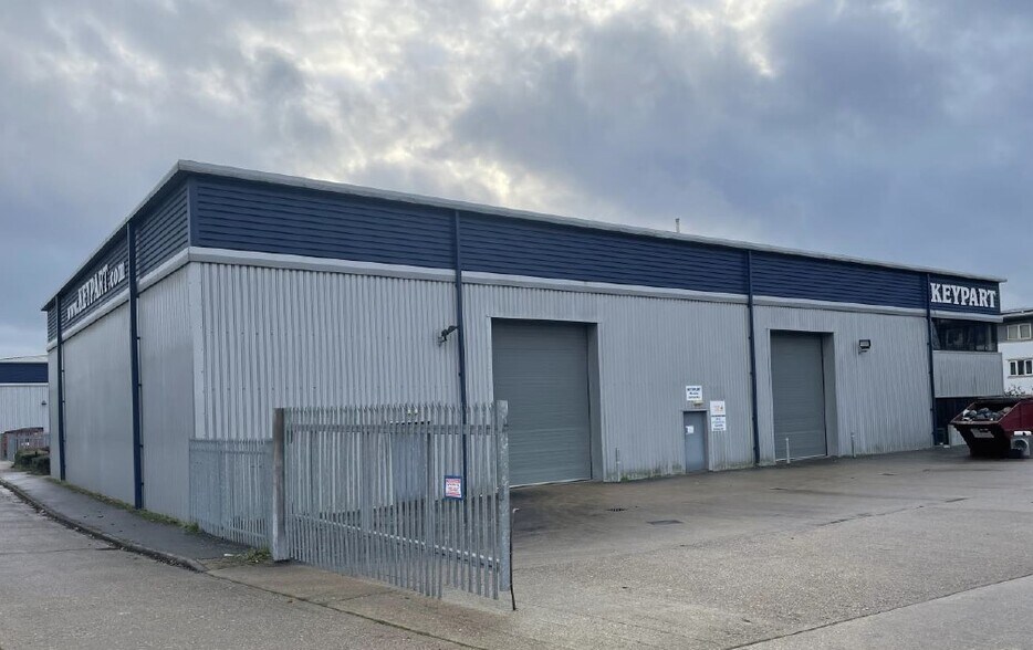 Station Rd, Kings Langley for sale - Building Photo - Image 1 of 1