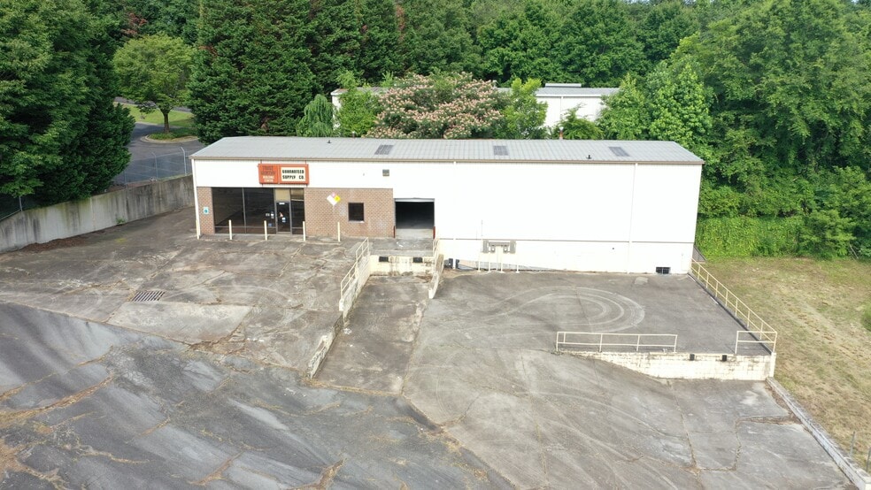 4211 Indiana Ave, Winston-Salem, NC for lease - Building Photo - Image 2 of 9