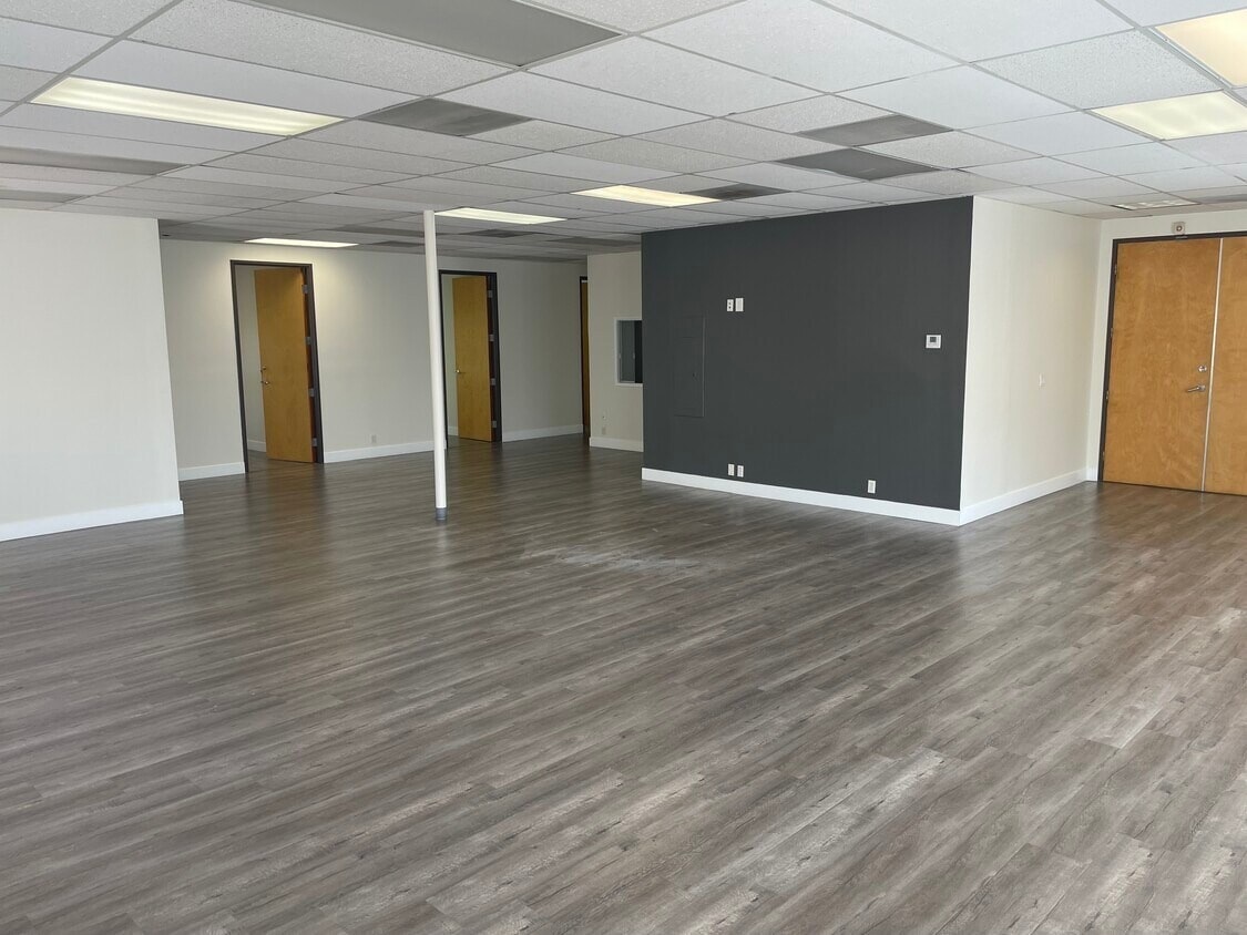 30497 Canwood St, Agoura Hills, CA for lease Interior Photo- Image 1 of 5