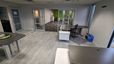 8790-8800 F St, Omaha, NE for lease Interior Photo- Image 2 of 7