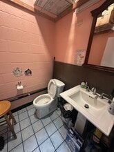555 N King St, Honolulu, HI for lease Building Photo- Image 1 of 12