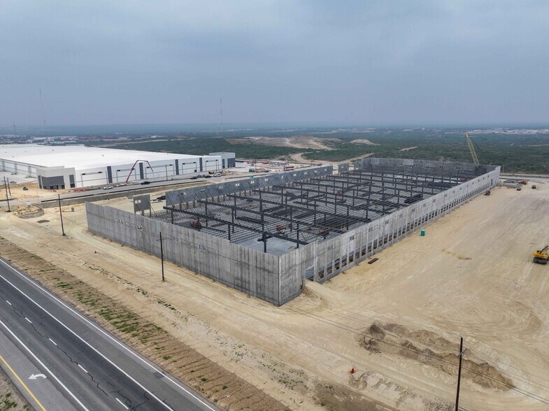 Mines Rd., Laredo, TX for lease - Building Photo - Image 3 of 7