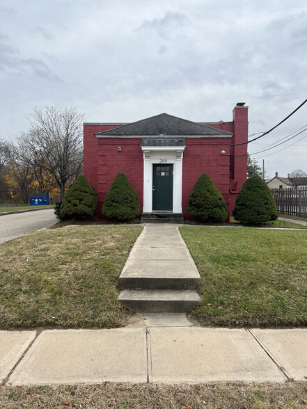 209 Center St, Lakehurst, NJ for lease - Building Photo - Image 3 of 19