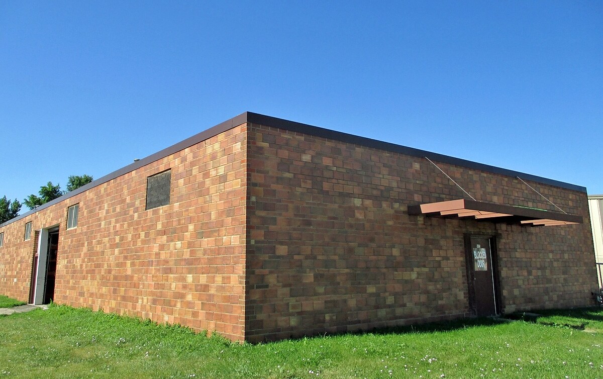 1421 E Front Ave, Bismarck, ND for sale Primary Photo- Image 1 of 1