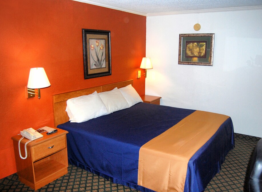 200 T P White Dr, Jacksonville, AR 72076