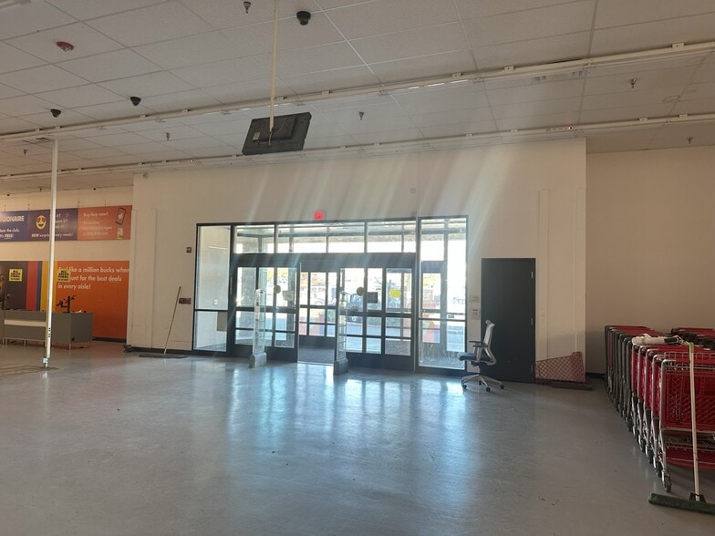 1101-1291 Sanguinetti Rd, Sonora, CA for lease - Interior Photo - Image 2 of 12