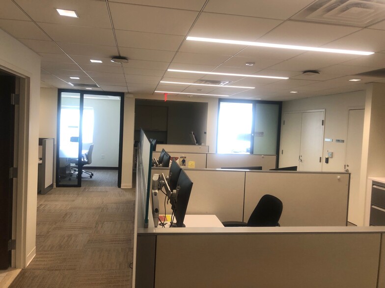 841 E Hunting Park Ave, Philadelphia, PA for lease - Building Photo - Image 3 of 6
