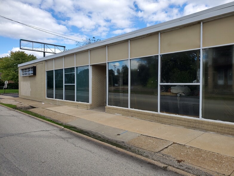 415 N 3rd St, Rockford, IL for lease - Building Photo - Image 3 of 65