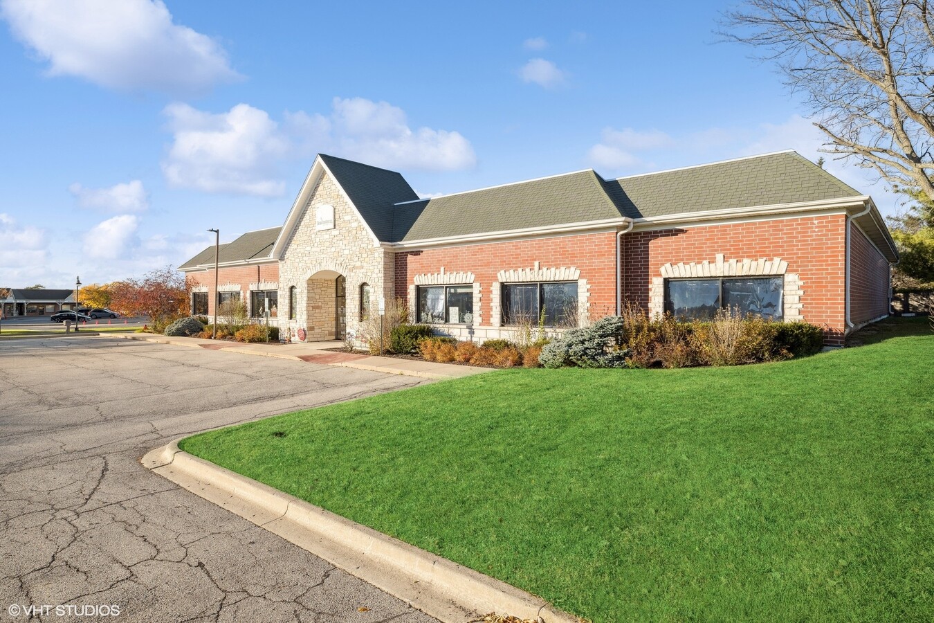 625 N Bridgeport Ter, Lindenhurst, IL 60046 - Retail for Lease | LoopNet