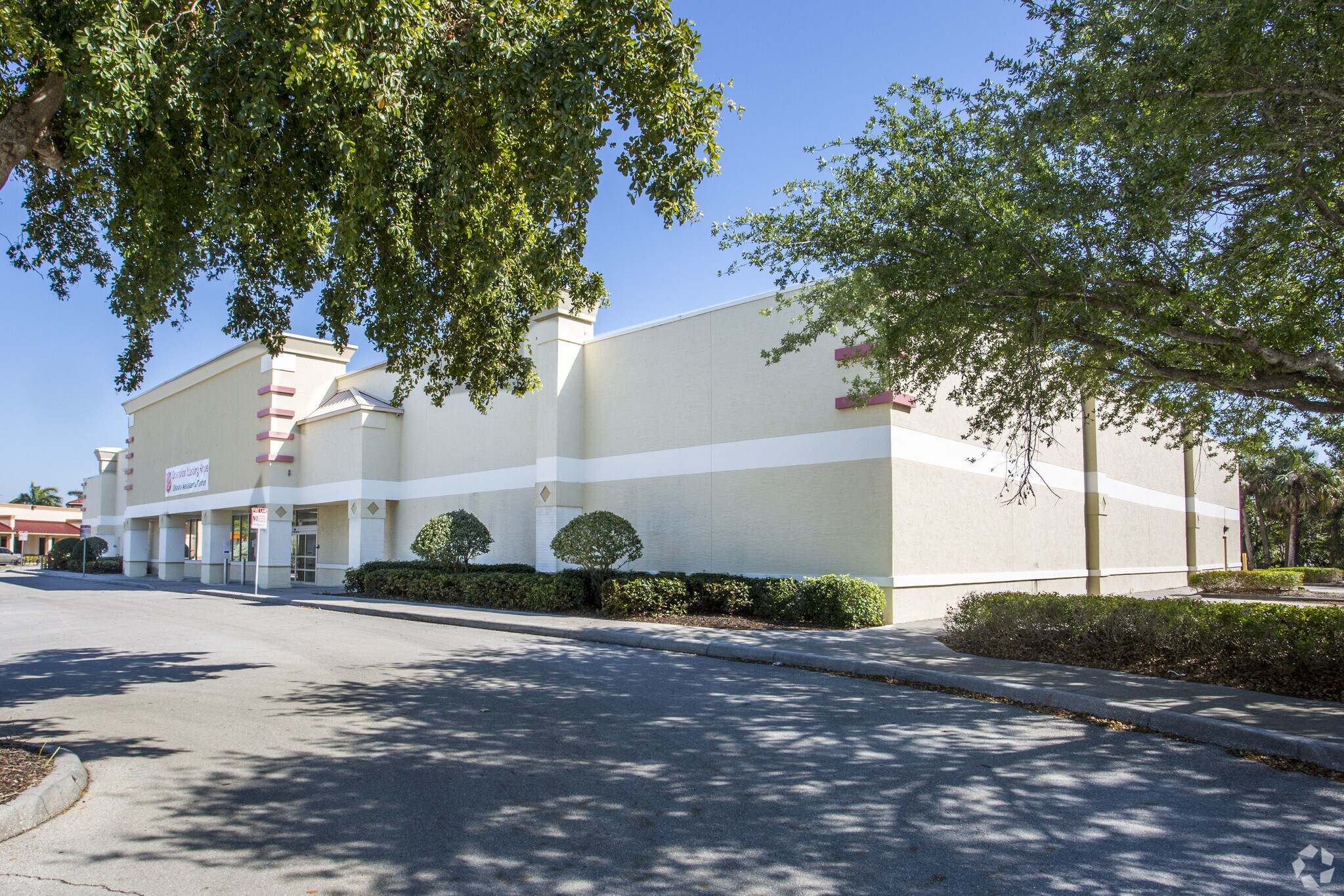 3420 Tamiami Trl E, Naples, FL for sale Primary Photo- Image 1 of 1