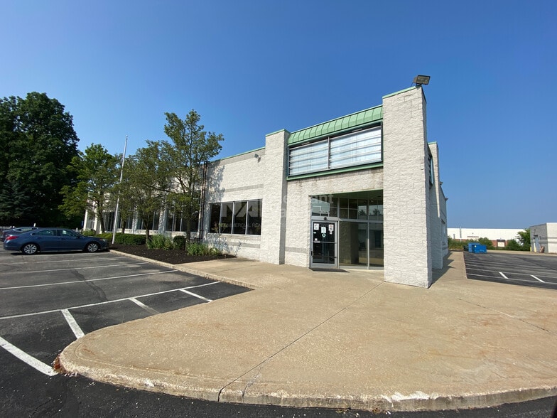 8054 Darrow Rd, Twinsburg, OH for sale - Primary Photo - Image 2 of 5